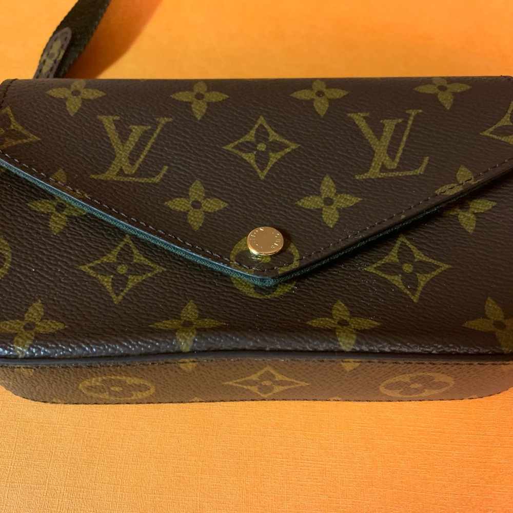 Louis Vuitton crossbody brown with green strap - Picture 5 of 7